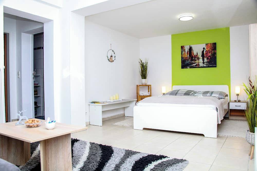Ganze Wohnung, Zentrale, ruhige Wohnung in Innenstadt - Küche, Parkplatz, Terrasse, Smarttv in Bitburg, Eifelkreis Bitburg-Prüm