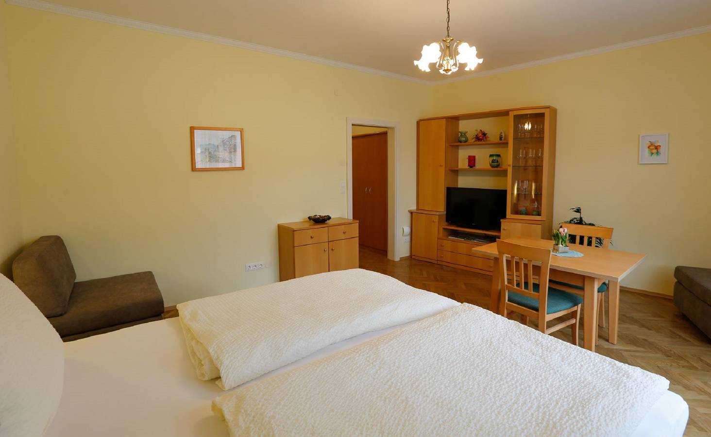 Ganze Ferienwohnung, Gästehaus Huber - Appartement mit Donaublick in Weißenkirchen in der Wachau, Bezirk Krems an der Donau-Land