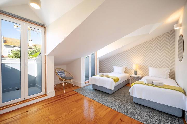 Ganze Wohnung, Ferienwohnung für 4 Personen mit Balkon in Santa Engrácia, São Vicente (Lissabon)