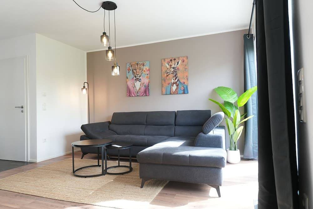 Stilvolles Haus mit Garten | Streaminghouse | Parkplatz bis 9 Gäste in Augsburg in Augsburg, Bayerisch Schwaben