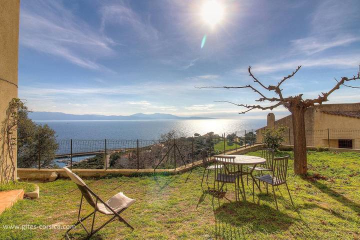 Gîte pour 4 personnes, avec Jardin et Vue