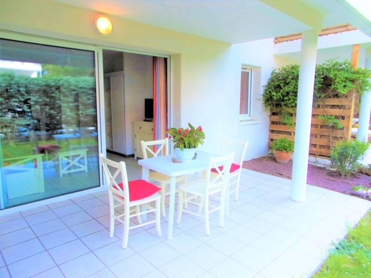 Entire apartment, Apartment - Terrasses De L'Océan with Shared Pool, Wi-Fi and Air Conditioning in Moliets-Plage, Moliets-et-Maa