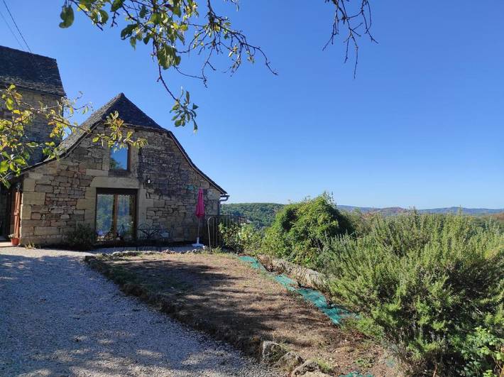 Location de vacances pour 4 personnes, avec jardin ainsi que terrasse et vue à Mouret (Aveyron) - 2