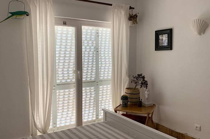 Quietly located family villa with pool and beautiful views near Faro (+ WIFI/AC) in Estoi, Conceição e Estoi