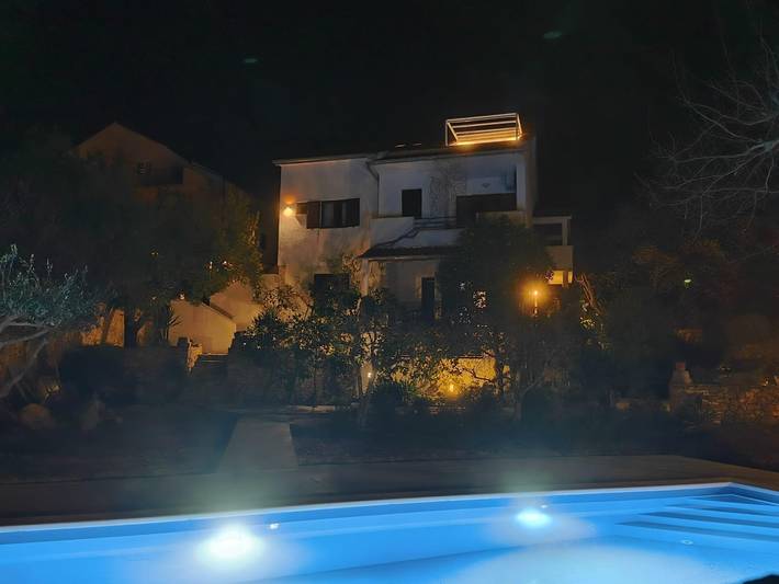 Gîte pour 4 personnes, avec piscine et balcon/terrasse à Stari Grad - 3
