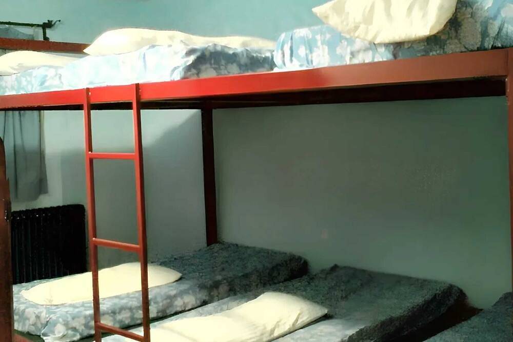 Homerez - Spacious house in Navaluenga with lake view in Navaluenga, Valle del Alberche