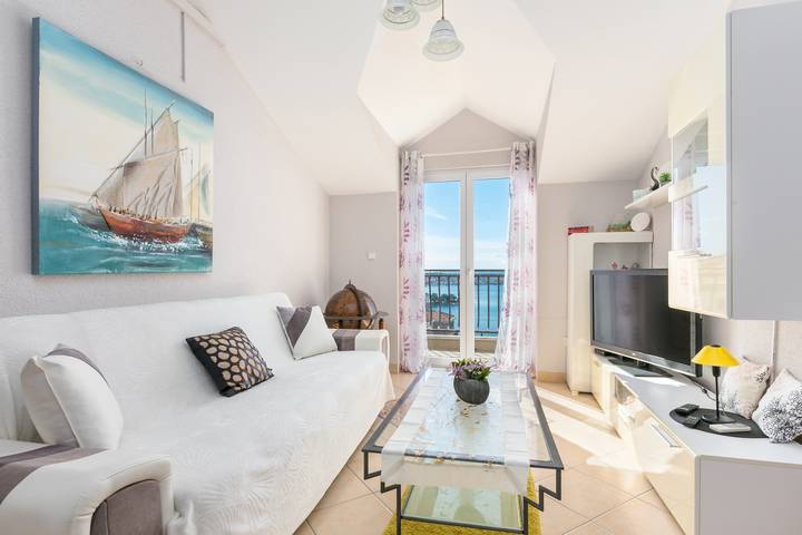 Ferienwohnung für 4 Personen, mit Balkon/Terrasse in Trogir
