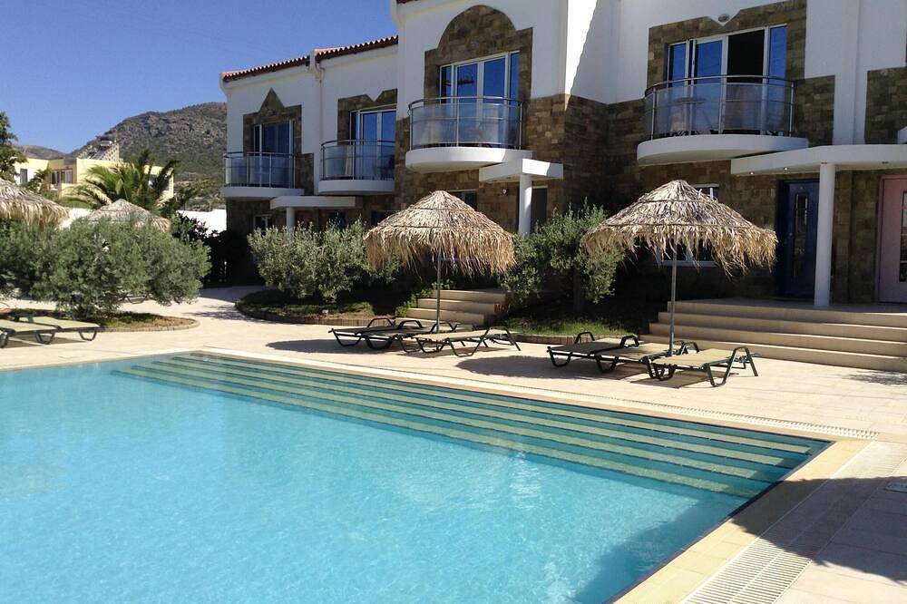 Luxe villa met gedeeld zwembad en een prachtig uitzicht op zee en de bergen in Makry Gialos, Zuid-Kreta