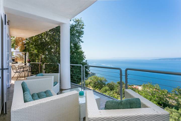 Ferienwohnung für 7 Personen, mit Balkon/Terrasse und Pool - 1