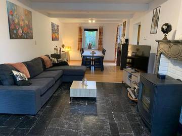 Gîte pour 4 personnes, avec terrasse à Wellin