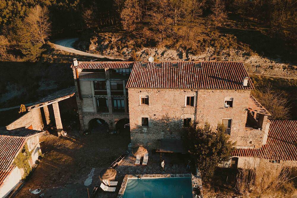Masia de Alquiler Integro para eventos y celebraciones in Ripoll, Pirineo Catalan