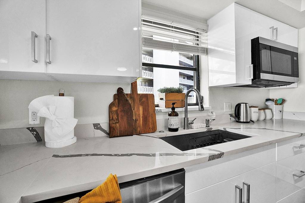 Ganze Wohnung, Wow! Waterfront condo & Boat dock@Palm Beach in Lantana, Palm Beach County