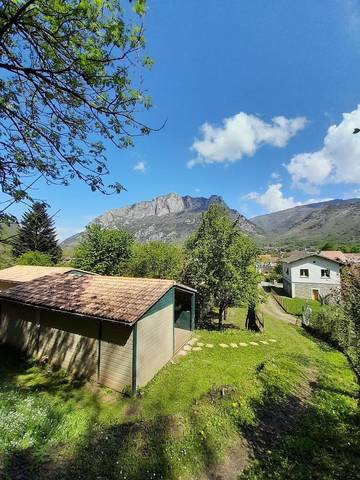 Gîte pour 13 personnes, avec vue et jardin à Les Cabannes
