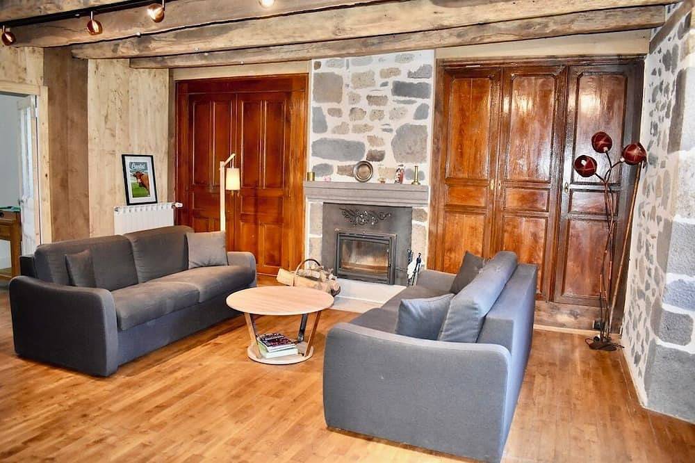 Maison de charme et authentique dans le Cantal: Le Mas Pradou in Méallet, Massif central