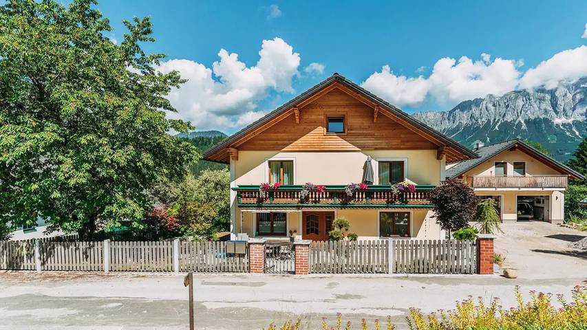 Ferienwohnung für 5 Personen, mit Balkon in Öblarn
