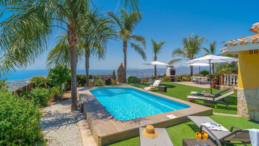 Villa for 6 people, with Balcony/Terrace and Pool in Arenas