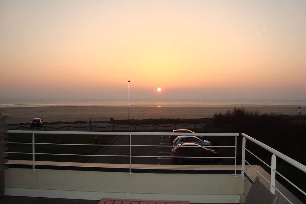 Appartement entier, Appartement duplex  avec  grande terrase  face à la mer in Plomodiern, Région de Châteaulin