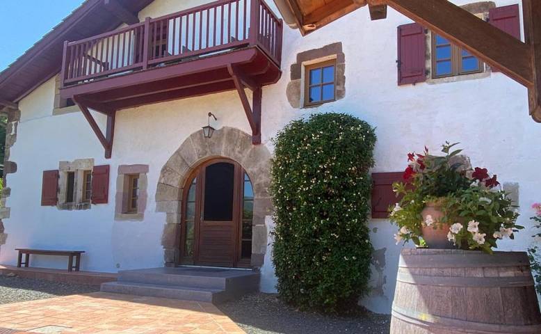 Chambre d’hôte pour 2 personnes, avec vue ainsi que jardin et terrasse, animaux acceptés