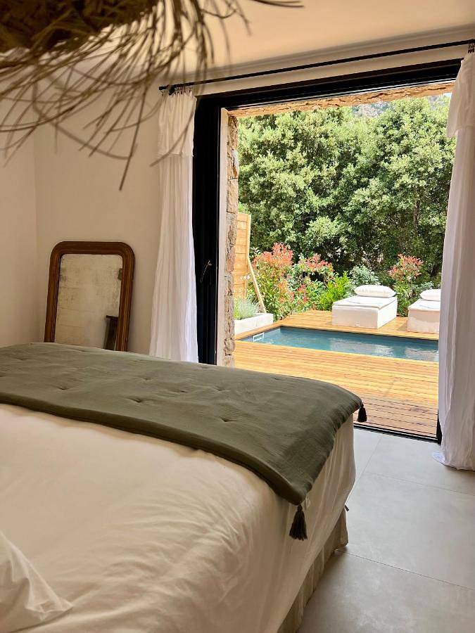 Casa Suvara - Chambres d'hôtes de charme I Piscines ou Spa privatifs in Conca, Arrondissement de Sartène