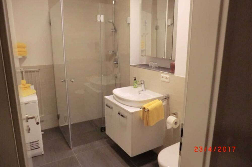 Ganze Wohnung, Ferienhof Menzinger - Ferienwohnung Toskana in Gauting, Landkreis Starnberg