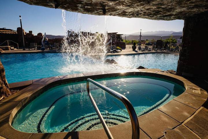 Ferienwohnung für 28 Personen, mit Pool und Terrasse sowie Whirlpool - 1