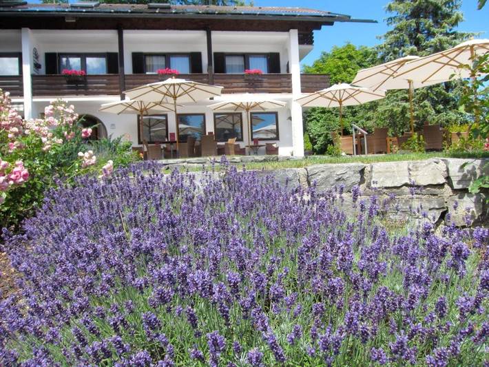 Apartament wakacyjny, z Balkon i Taras oraz Ogród i Widok na jezioro w Tölzer Land