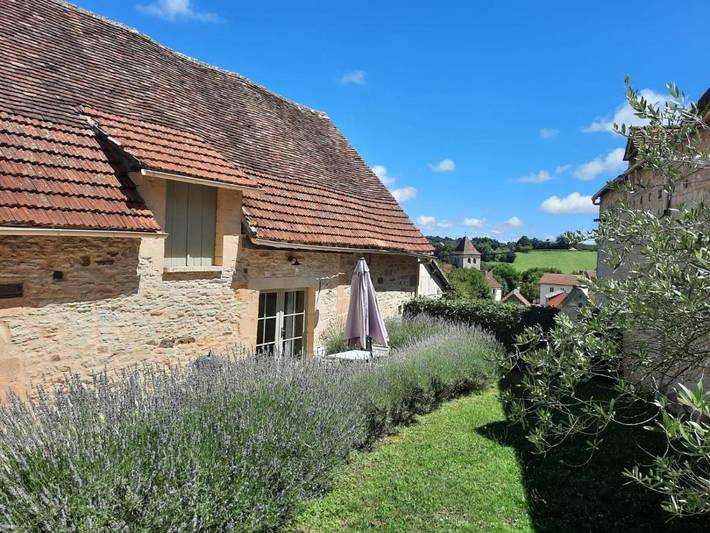 Gîte pour 4 personnes, avec piscine et terrasse à Saint-Cirq-Souillaguet