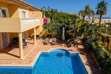 Villa pour 4 personnes, avec terrasse et jardin à Lagos