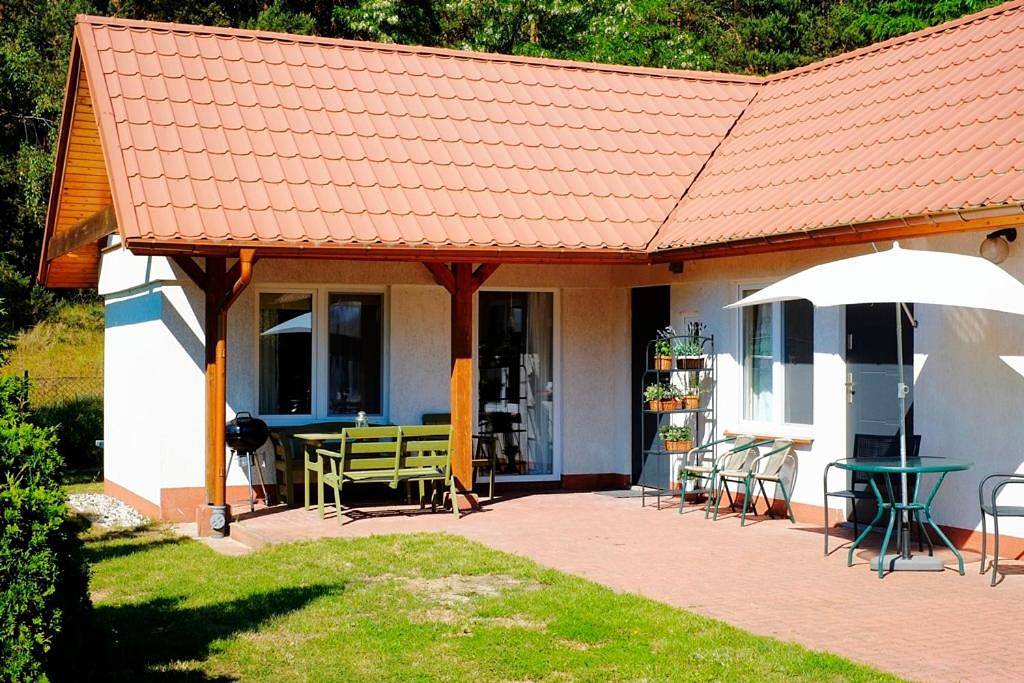 Family Room with Private Bathroom and Kitchenette in Wyspa Sobieszewska, Gdańsk