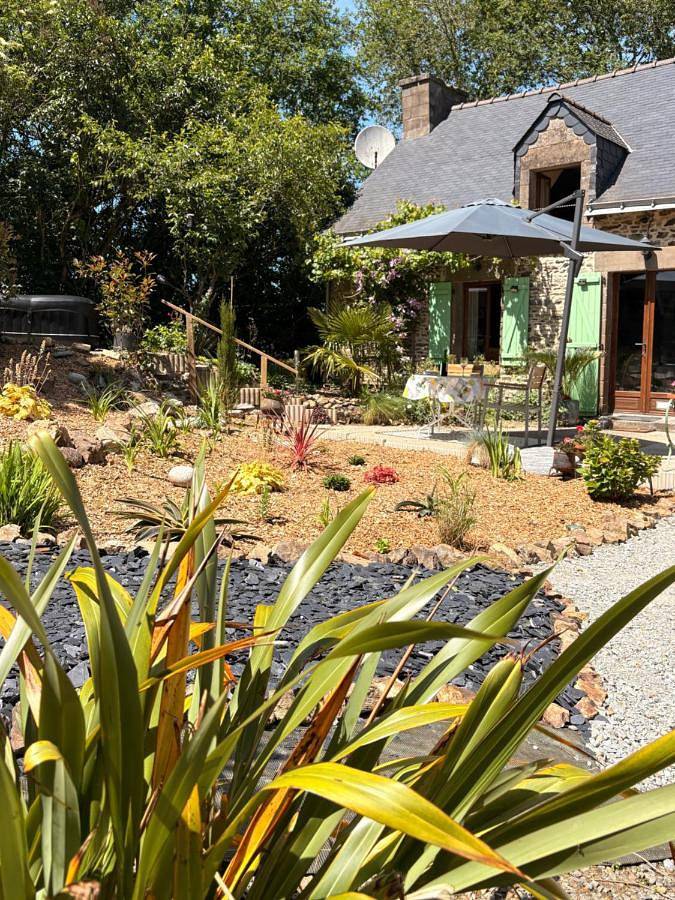 Location de vacances pour 2 personnes, avec jardin et jacuzzi dans Naizin