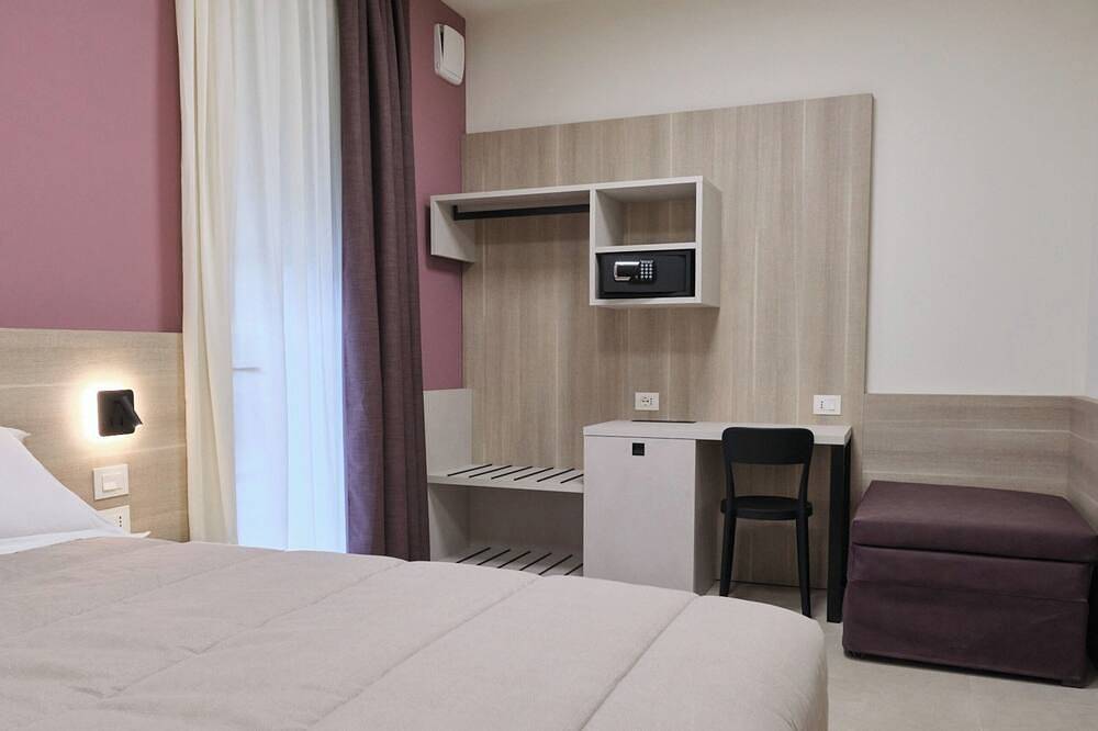 Modernly renovated double room in a B&B in Porto Viro in Porto Viro, Polesine