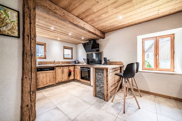 Hel lejlighed, Cosy Apartment with Mountain Ambiance in Mieussy, Bonneville området