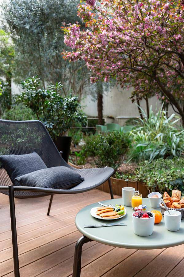 Hôtel pour 2 personnes, avec jardin et piscine, animaux acceptés à Issy-les-Moulineaux - 2