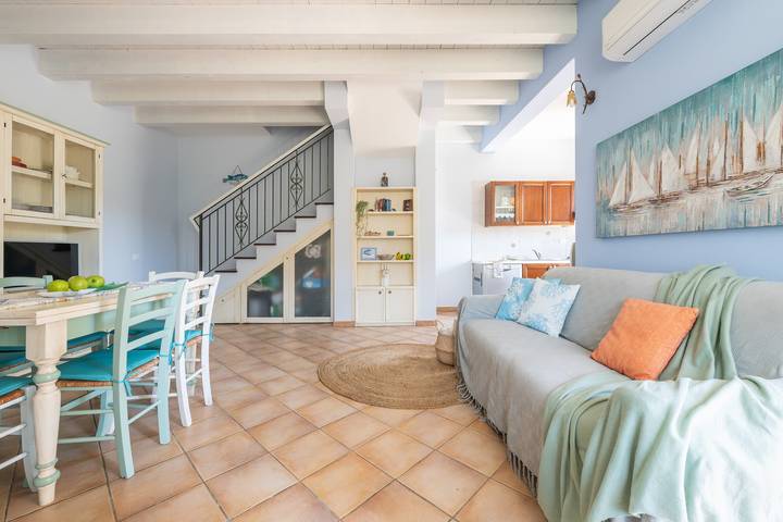 Ferienhaus für 8 Personen, mit Balkon und Garten sowie Kinderpool in Villasimius