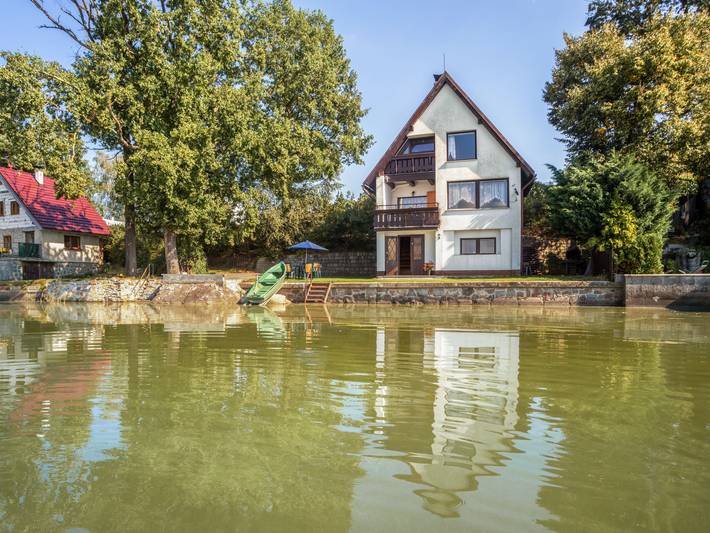 Ferienhaus für 6 Personen, mit Garten und Seeblick sowie Balkon - 1
