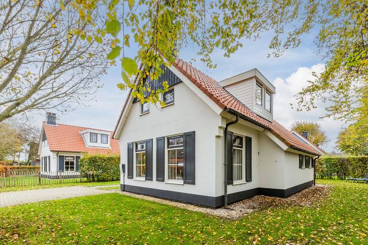 Bungalow für 6 Personen, mit Balkon/Terrasse und Terrasse sowie Garten und Pool in Nordholland
