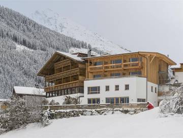 Hotel für 4 Personen, mit Sauna und Balkon sowie Ausblick und Garten in Brenner