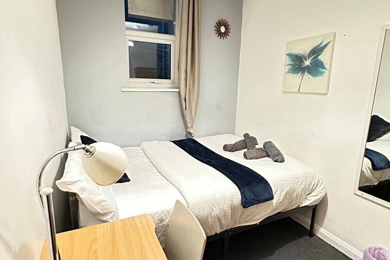 Ganze Ferienwohnung, Apartment Sleeps 4 with Parking in Greater Manchester