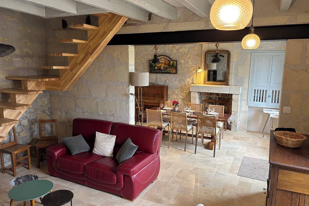 Charmante maison dans le village viticole de Cravant les Coteaux. in Cravant-les-Côteaux, Vallée de la Loire