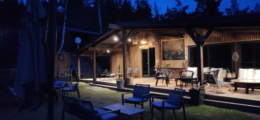 Hôtel pour 2 personnes, avec jardin et vue à Le Bleymard - 2