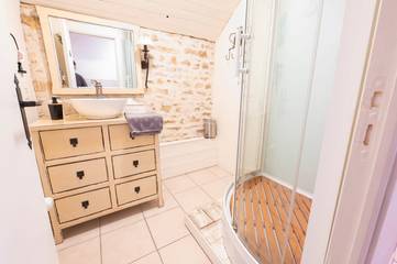 Chambre D’hôte pour 2 Personnes dans Brizambourg, Région de Saint-Jean-d'Angély, Photo 3