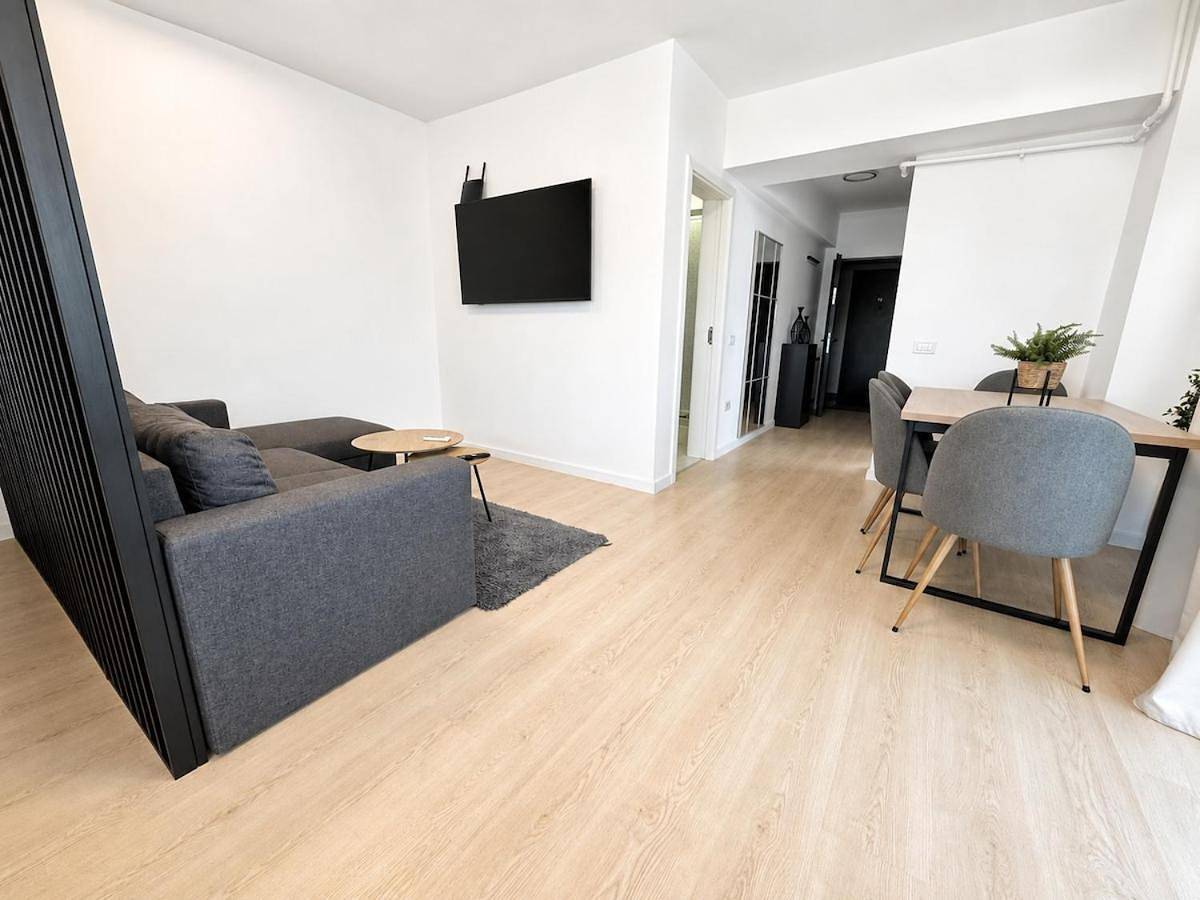 Ολόκληρο το διαμέρισμα, Sea Gem Mamaia - 200m to Beach, Xl Terrace, and Beautiful Views in Mamaia, Κωνστάντζα