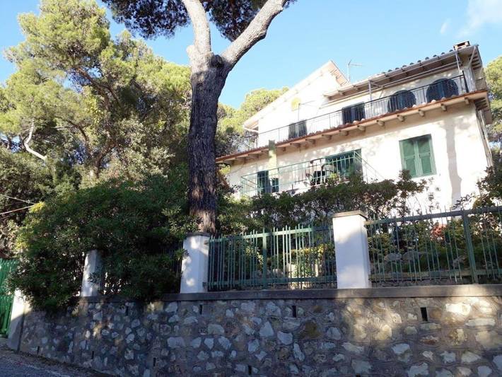 Appartamento per 6 persone, con Terrazza e Giardino nonché Panorama a Quercianella