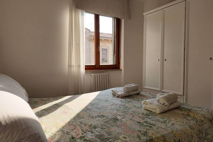 Appartamento intero, Savoia 13 - Spazioso appartamento vicino al centro ideale per famiglie e gruppi in Monte Rosello, Sassari