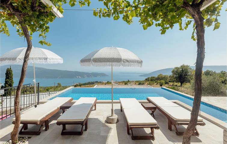 Ferienhaus für 6 Personen, mit Terrasse und Pool, mit Haustier in Montenegro - 3