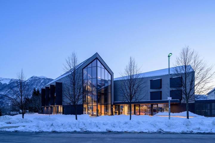 Hôtel pour 3 personnes, avec sauna et vue ainsi que jardin et piscine, animaux acceptés