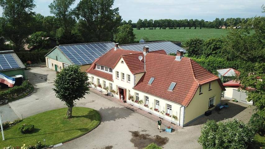 Ferienwohnung für 5 Personen, mit Terrasse und Garten sowie Ausblick in Dörphof - 2