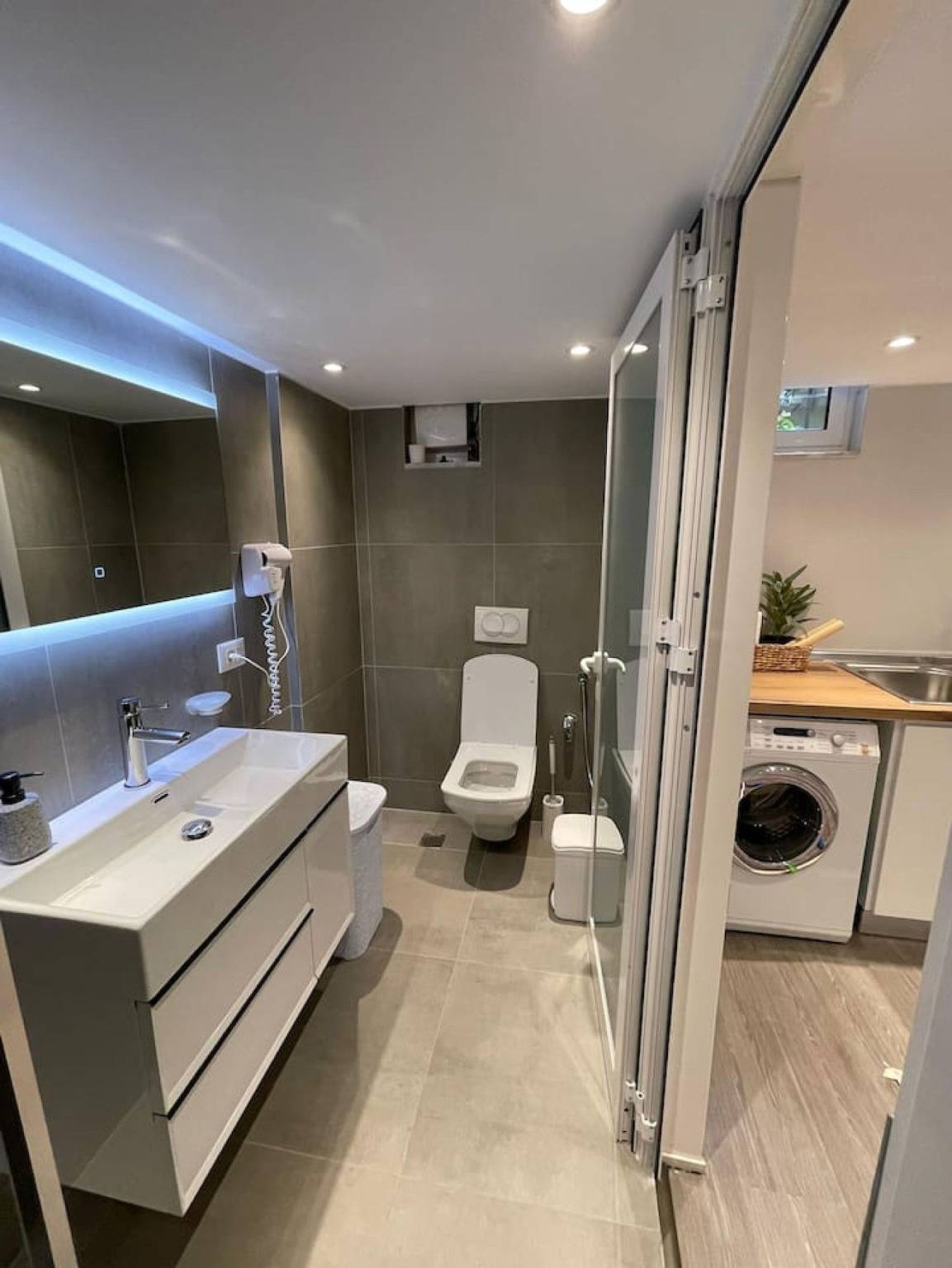 Appartamento intero, Lovely Blue Home | City Center in Tirana, Albania