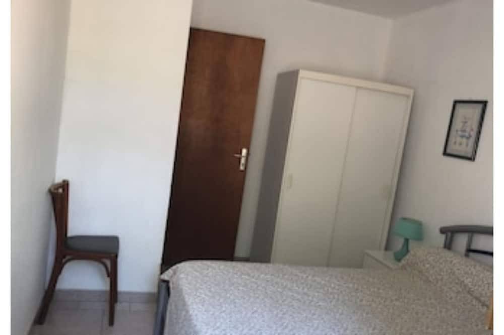 Apartamento entero, Ground floor in villa in L'Île-Rousse, Region de Calvi