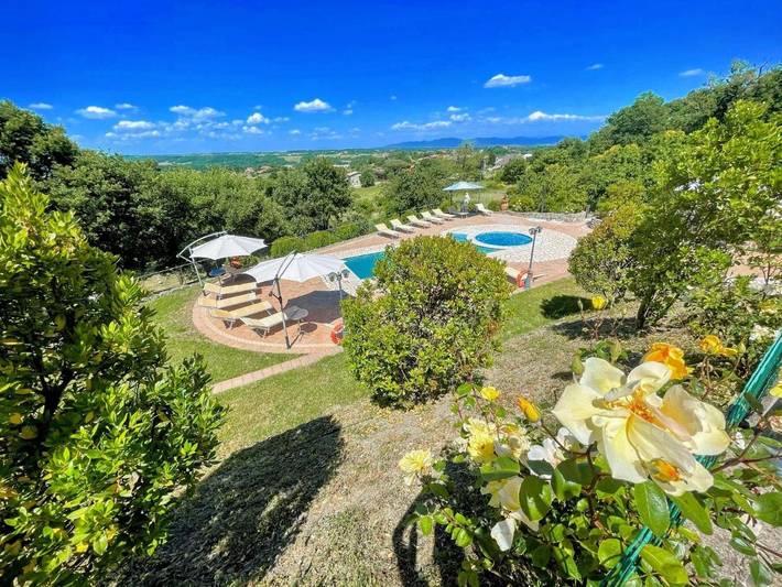 Villa per 16 persone, con vista lago e giardino nonché piscina in Montefiascone